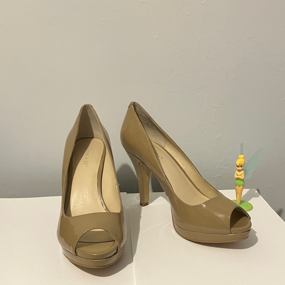 Women heels Nine West  4.0 inches high patent Leather heels. Good condition.